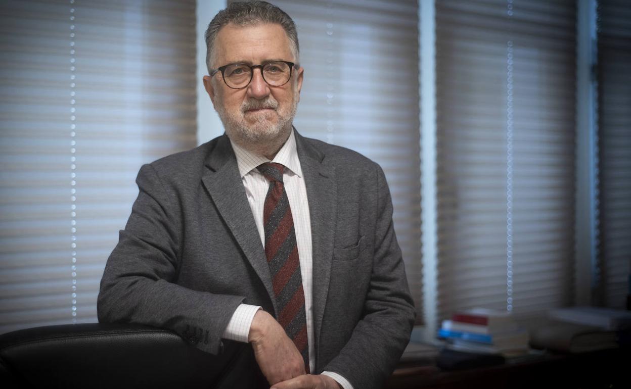 Francisco Aguilar «El cáncer es otra pandemia y no podemos olvidar que